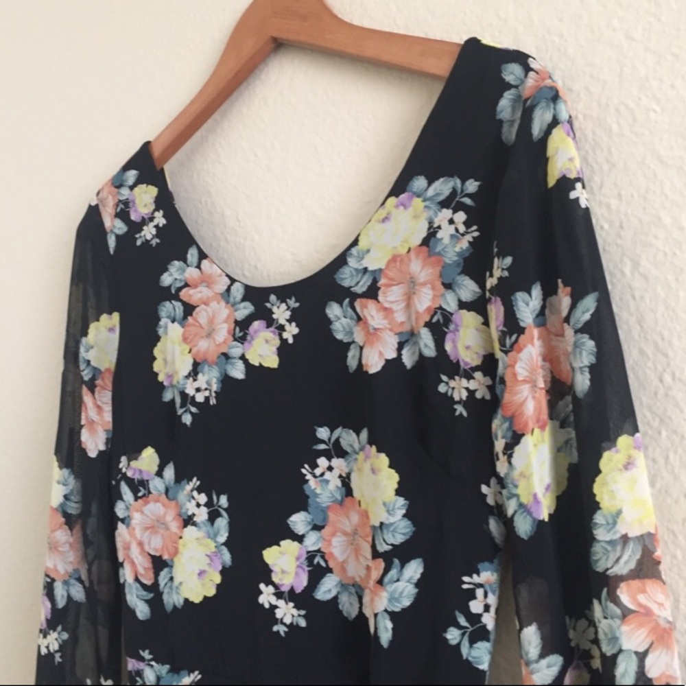 Lush Romper - Picture 2 of 7